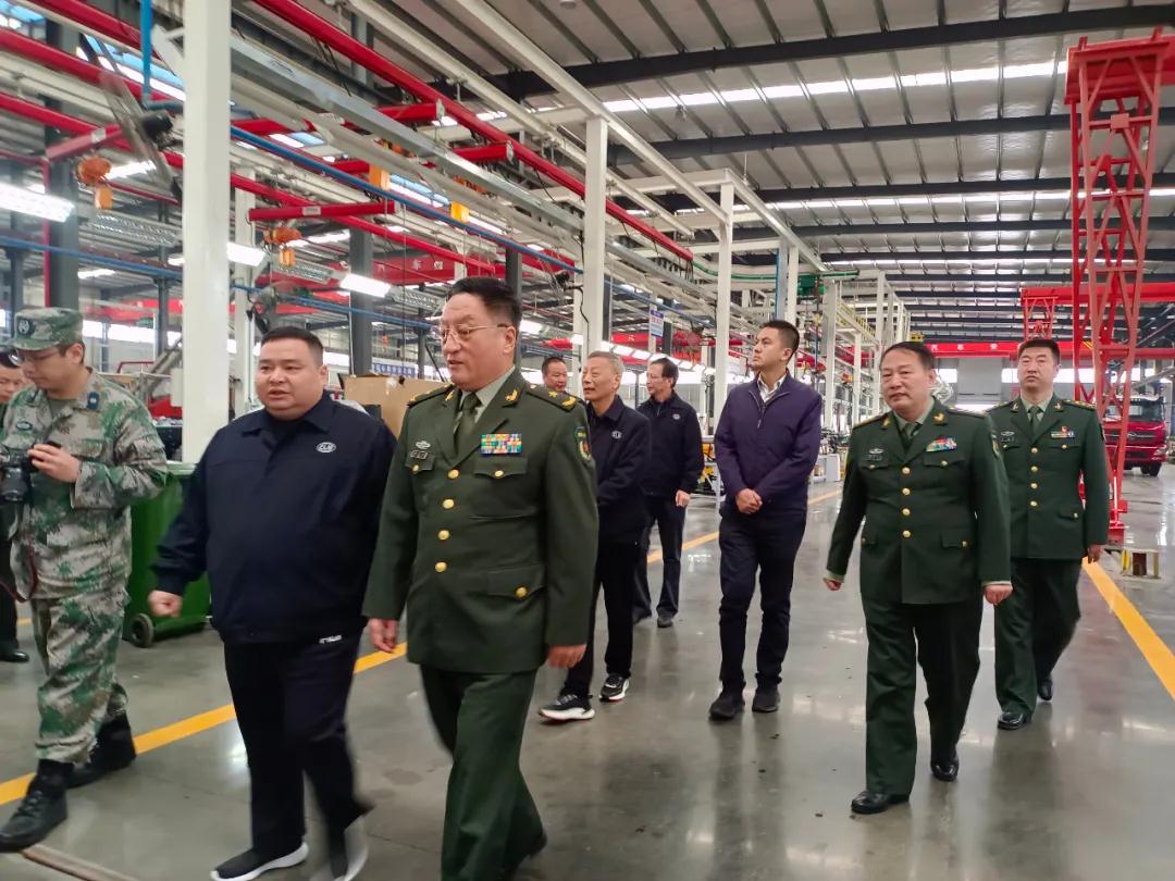 省委常委、省軍區(qū)政委視察我公司應(yīng)急產(chǎn)業(yè)發(fā)展?fàn)顩r
